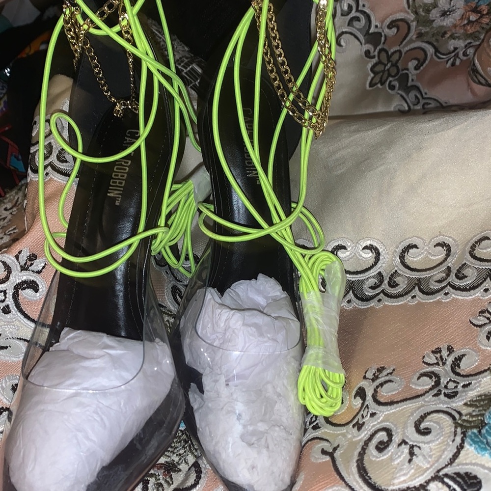 High heels string goes up leg or around ankle area how ever you decide to do 🙃